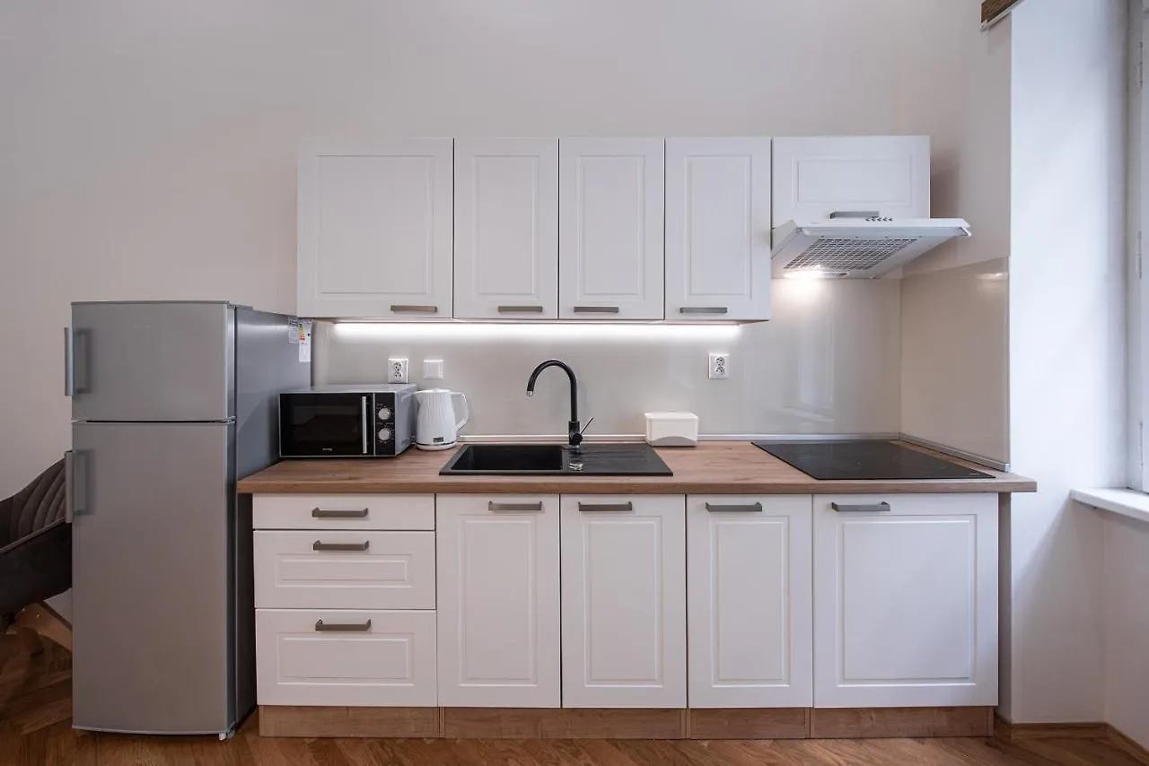 Dlazdena Apartments Praha 0*,